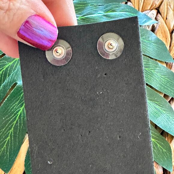 BOGO FREE Her Majesty royal red faucet beaded dangle earrings ￼ - Picture 4 of 4